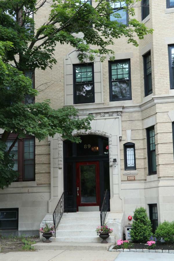 Stylish Studio In Brookline-5Min Train To Boston.. #2 Apartment Exterior photo